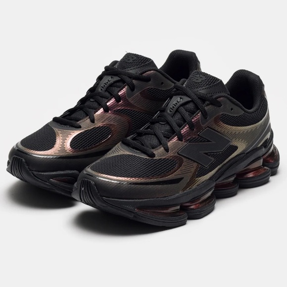 New Balance Shoes - 🖤 New Balance 2000 Black Iridescent 🌈